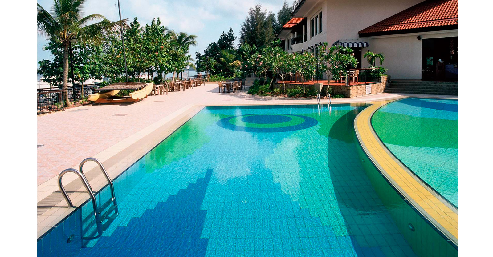 Bazenska keramika i okoliš | Hotelski bazen za plivanje u Punggol Marina Club, Punggol, Singapore
